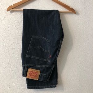 Like new! Levi 514 boys jeans size 16 28x28. 💙👖